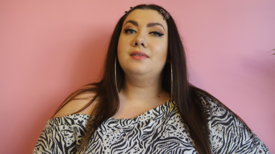 "Les filles grosses peuvent aussi fouler le tapis rouge" : le message fort de Virginie Grossat aux TikTok Awards