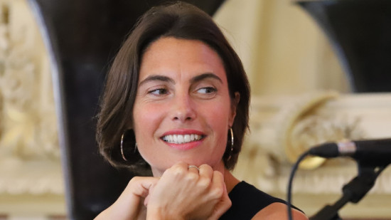 "C’est un fou de la mer" : Alessandra Sublet annonce s’être mariée dans le plus grand secret "C’est un fou de la mer" : Alessandra Sublet annonce s’être mariée dans le plus grand secret
