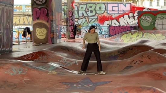 "Je ne pr&ocirc;ne pas la performance mais l&rsquo;accessibilit&eacute; de la pratique" : cette Lyonnaise veut rassembler autour du skate