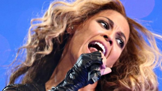 Beyoncé abandonne le playback au Super Bowl Beyoncé abandonne le playback au Super Bowl