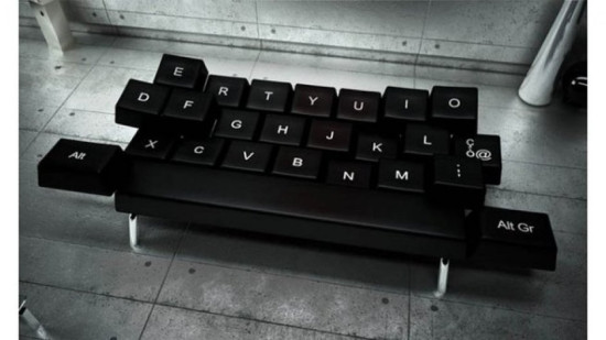 INSOLITE : UN CANAPE CLAVIER INSOLITE : UN CANAPE CLAVIER