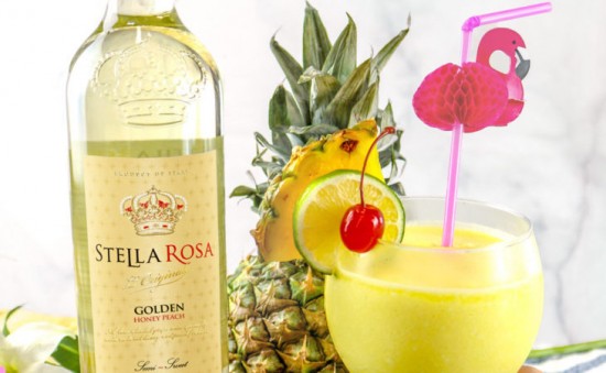 Le vin à l'ananas débarque dans les rayons