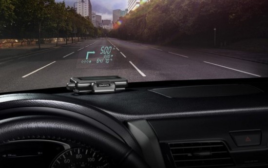 GARMIN HUD : POUR UN AFFICHAGE SUR VOTRE PARE-BRISE GARMIN HUD : POUR UN AFFICHAGE SUR VOTRE PARE-BRISE