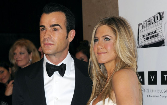 JENNIFER ANISTON ET JUSTIN THEROUX SUSPENDENT LEUR MARIAGE JENNIFER ANISTON ET JUSTIN THEROUX SUSPENDENT LEUR MARIAGE