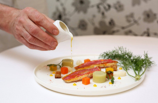 Un célèbre restaurant étoilé vous propose des délicieux plats à emporter pour 17 €