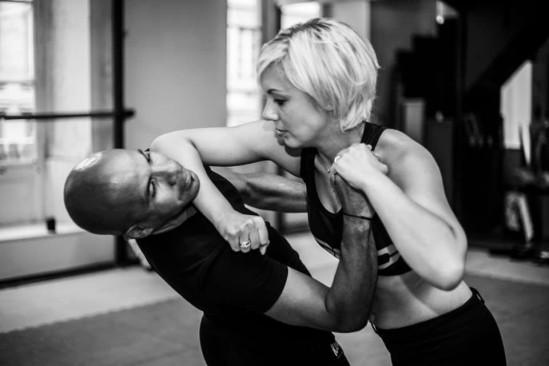 Booster sa confiance en soi grâce à un stage de self défense réservé aux femmes