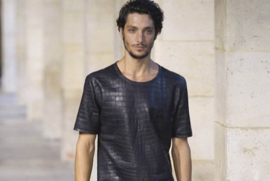 Le t-shirt Hermès en croco à 70.000€ Le t-shirt Hermès en croco à 70.000€