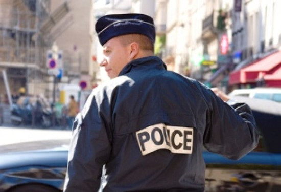 Lyon : deux voleurs agressent une dame âgée à son domicile