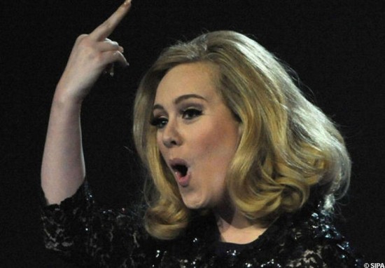 Adele fâchée contre Chris Brown Adele fâchée contre Chris Brown