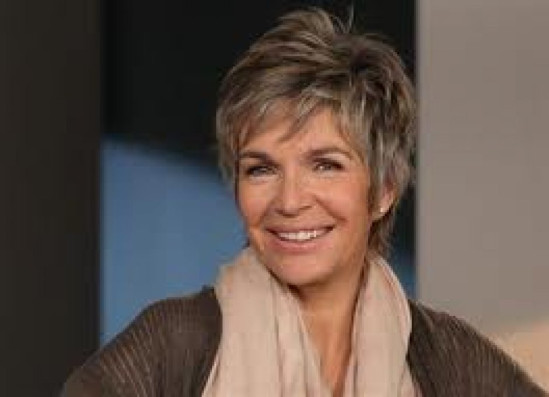 Véronique Jannot va adopter une enfant tibétaine
Bientôt maman de Migmar Véronique Jannot va adopter une enfant tibétaine
Bientôt maman de Migmar