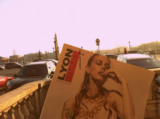 Lyon Femmes dans les rues de Fashion-Week parisienne ! Lyon Femmes dans les rues de Fashion-Week parisienne !