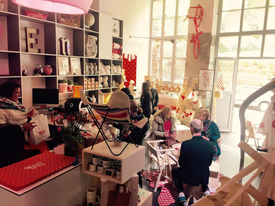 Une boutique insolite à Lyon ... Celle de l'agence Hula-Hoop !