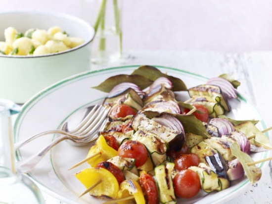 BROCHETTES DE LÉGUMES ET FETA