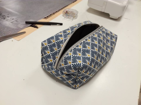 Atelier apprendre à coudre une trousse