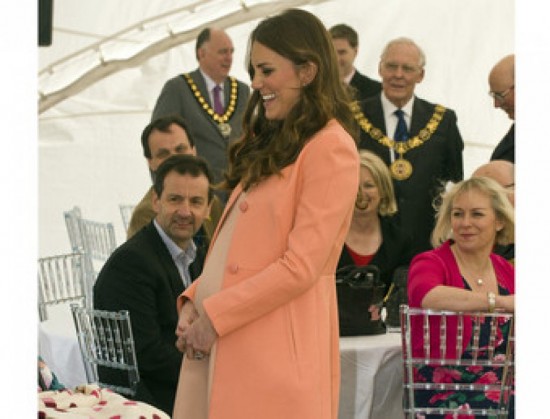 KATE MIDDLETON : EN FAIT, ELLE ATTENDRAIT... UN GARCON KATE MIDDLETON : EN FAIT, ELLE ATTENDRAIT... UN GARCON