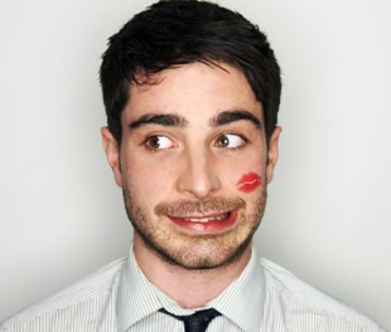 L'AMOUR AU BUREAU, BON OU MAUVAIS PLAN ? L'AMOUR AU BUREAU, BON OU MAUVAIS PLAN ?