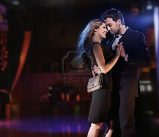 Les Français trouvent leur premier conjoint en soirée Les Français trouvent leur premier conjoint en soirée