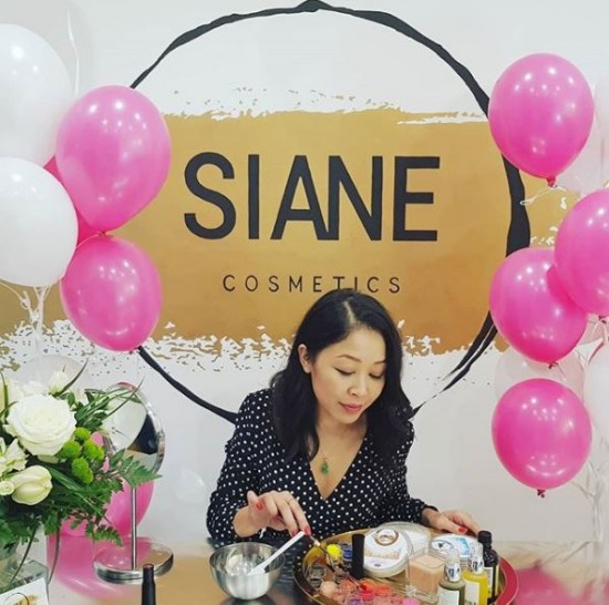 Création de rouge à lèvres bio: SIANES COSMETICS