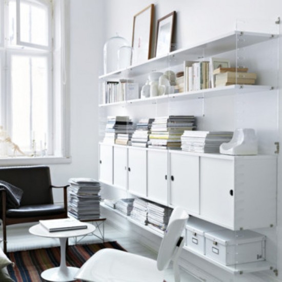 Chaises, cloison, bibliothèque : le boom de la déco suspendue Chaises, cloison, bibliothèque : le boom de la déco suspendue