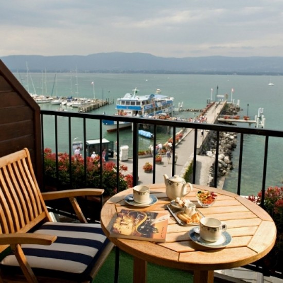 Sur les bords du Lac Léman Sur les bords du Lac Léman