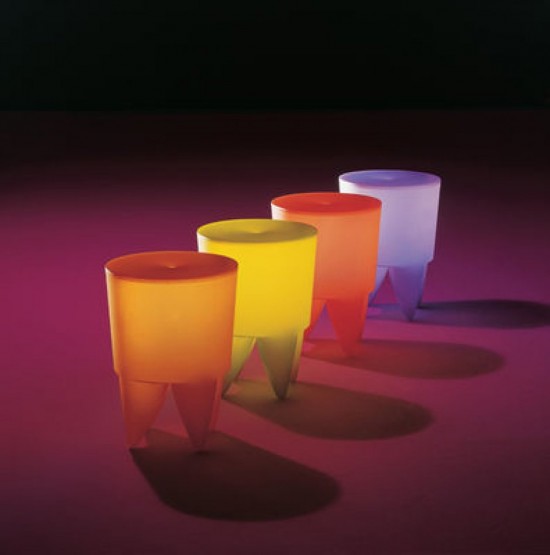 Un tabouret New Bubu translucide pour dynamiser notre intérieur Un tabouret New Bubu translucide pour dynamiser notre intérieur