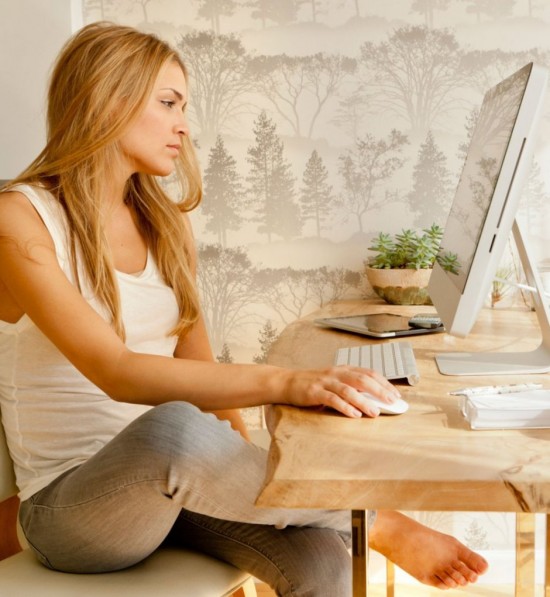 LES FILLES MAQUILLEES, PLUS COMPETENTES AU TRAVAIL ?