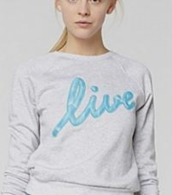 LACOSTE LIVE ET SON SWEATSHIRT LIVE IMPRIME POUR ÊTRE DANS LA TENDANCE DE L'ETE 2013 LACOSTE LIVE ET SON SWEATSHIRT LIVE IMPRIME POUR ÊTRE DANS LA TENDANCE DE L'ETE 2013