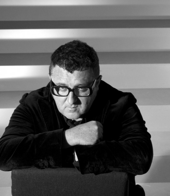 Alber Elbaz crée une collection make-up pour Lancôme Alber Elbaz crée une collection make-up pour Lancôme