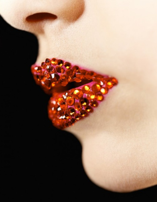 Comment adopter la bouche strassée du défilé Dior haute couture ?