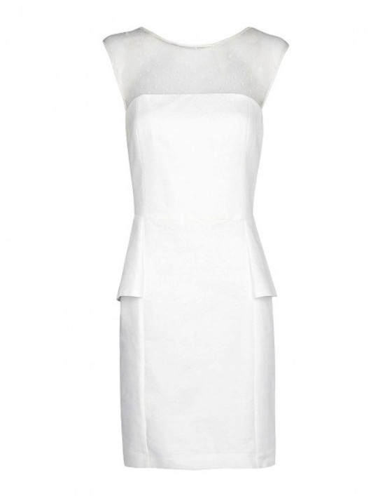 UNE ROBE BLANCHE POUR L'ÉTÉ UNE ROBE BLANCHE POUR L'ÉTÉ