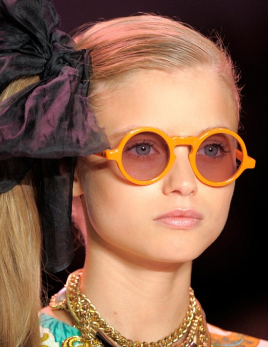 COMMENT PORTER LES LUNETTES RONDES ? COMMENT PORTER LES LUNETTES RONDES ?