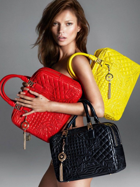 KATE MOSS NUE ET BRUNETTE POUR VERSACE