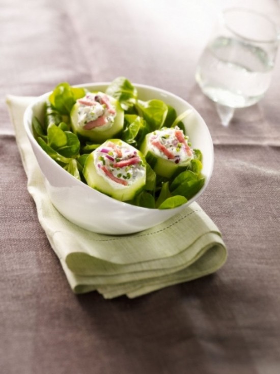 RONDELLES DE CONCOMBRE AU FROMAGE FRAIS ET FINES HERBES