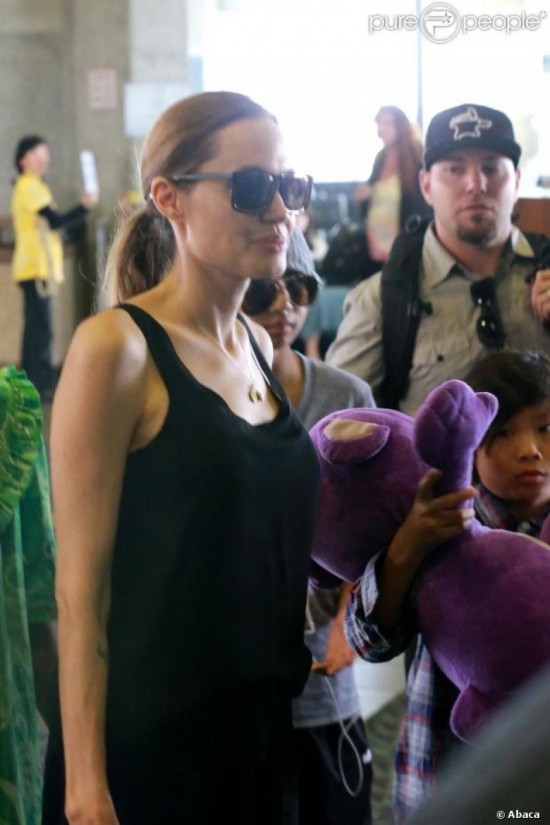 ANGELINA JOLIE: EN TOP SEXY, TROIS MOIS APRÈS SA DOUBLE MASECTOMIE ANGELINA JOLIE: EN TOP SEXY, TROIS MOIS APRÈS SA DOUBLE MASECTOMIE