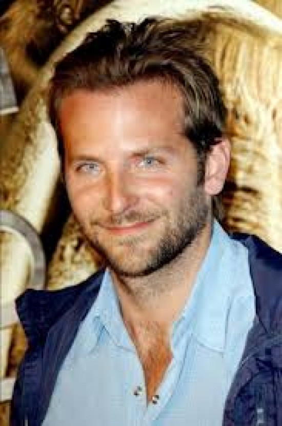 Bradley Cooper moins fort qu'une glace dans la dernière pub Häagen-Dazs Bradley Cooper moins fort qu'une glace dans la dernière pub Häagen-Dazs