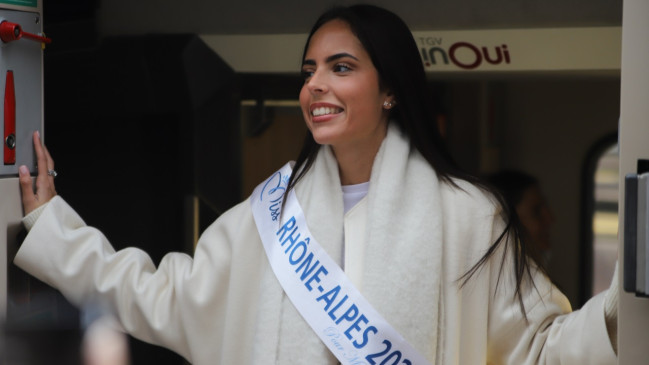 "Un nouveau tournant dans ma vie" : cette ancienne Miss Rhône-Alpes élue conseillère d'arrondissement près de Lyon "Un nouveau tournant dans ma vie" : cette ancienne Miss Rhône-Alpes élue conseillère d'arrondissement près de Lyon