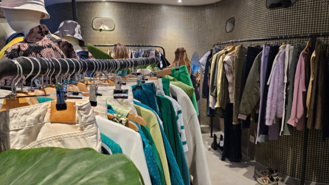 Cette boutique de vêtements organise un vide-dressing sur les toits de Lyon Cette boutique de vêtements organise un vide-dressing sur les toits de Lyon