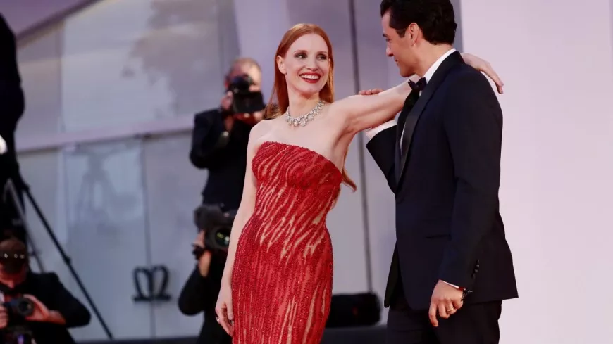 Jessica Chastain et Oscar Isaac : Complicité enflammée sur le tapis rouge de la Mostra de Venise (vidéo)