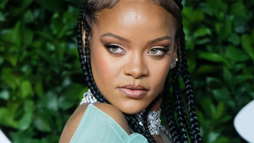 Rihanna entre dans le clan des milliardaire !