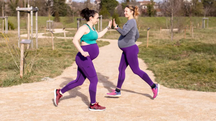 Cette Lyonnaise a imaginé un legging de grossesse pour les femmes enceintes sportives