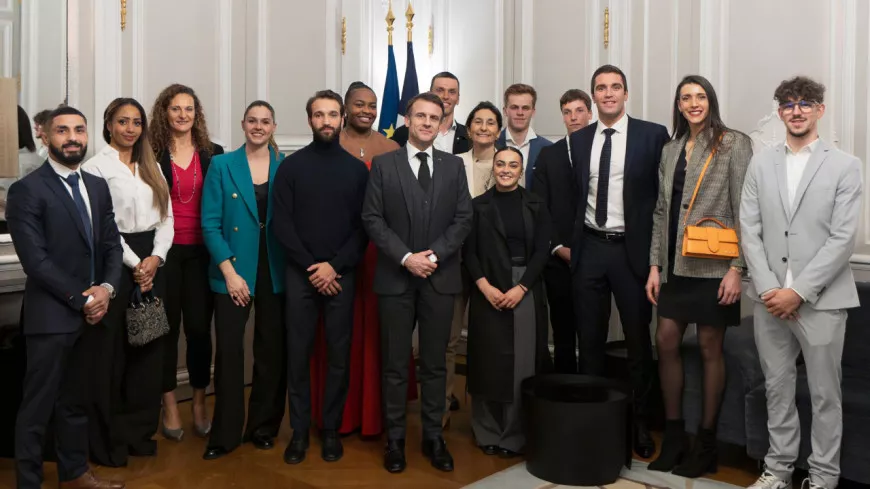 "On compte sur vous pour monter sur les podiums" : deux sportives lyonnaises dînent avec Emmanuel Macron à Élysée