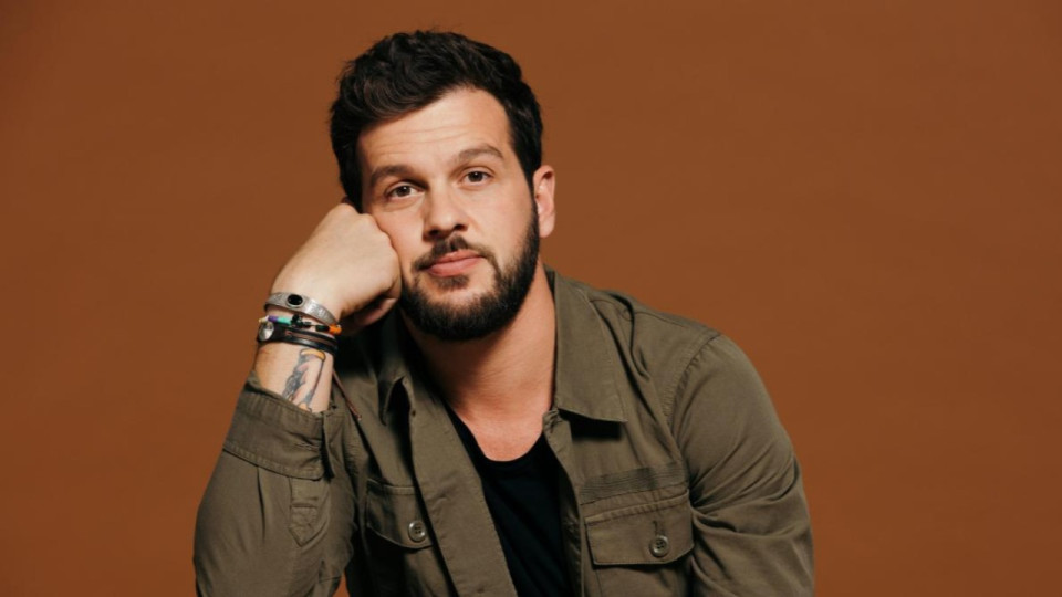 People : Claudio Capéo pose nu sur Instagram (photo)