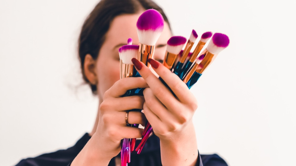 Tendance insolite : Des ustensiles de cuisine pour se maquiller ! (vidéo)