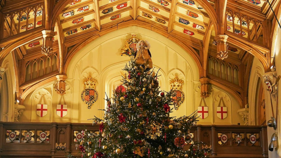 La famille royale dévoile son sapin de Noël !