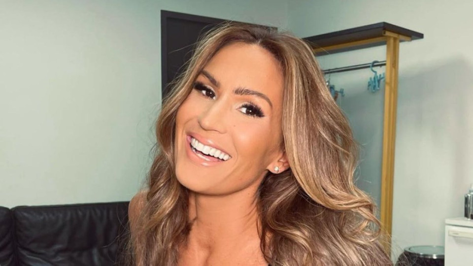 Vitaa : Enceinte, elle poste un cliché adorable, accompagnée de ses deux enfants !