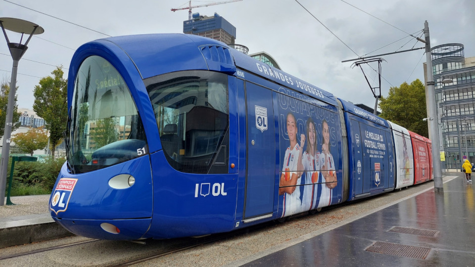 Lyon : un tram aux couleurs des filles de l’Olympique Lyonnais