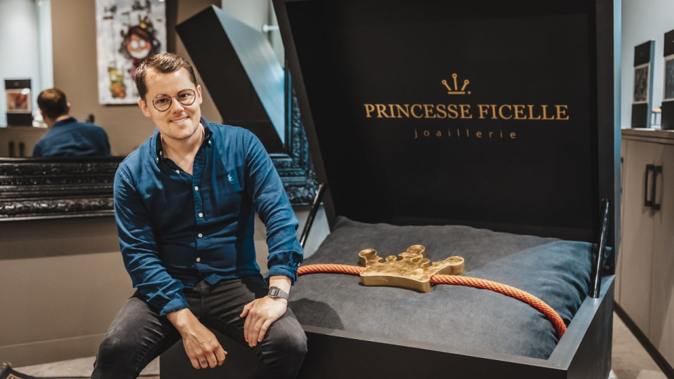 Une bijouterie rhônalpine crée le plus gros bijou du monde !