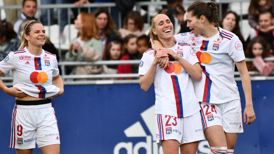 Les féminines de l'OL sacrées championnes de France !