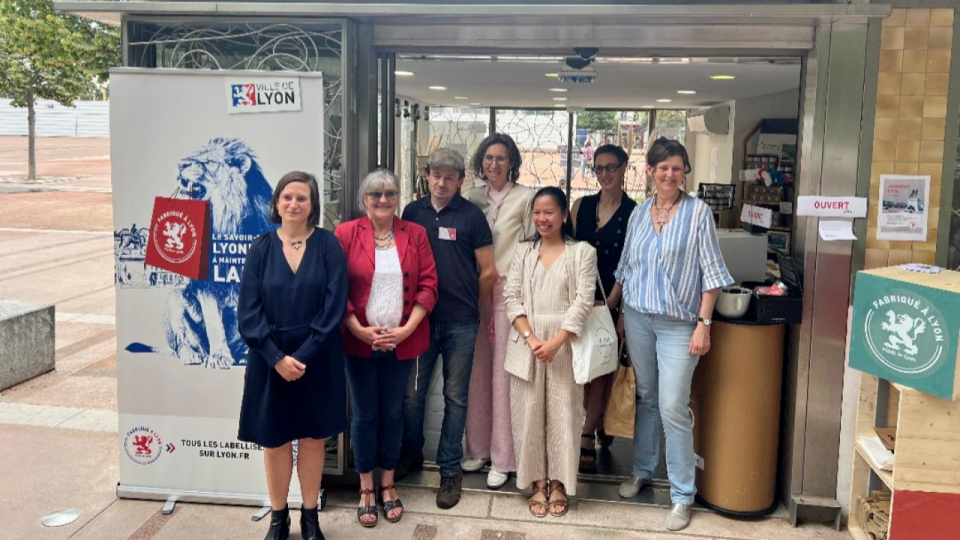 Lyon : des marques labellisées à l'honneur d'un kiosque place Bellecour