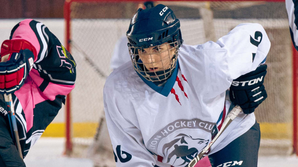 Retour du hockey sur glace féminin à Lyon : "Il y a un public à aller chercher"